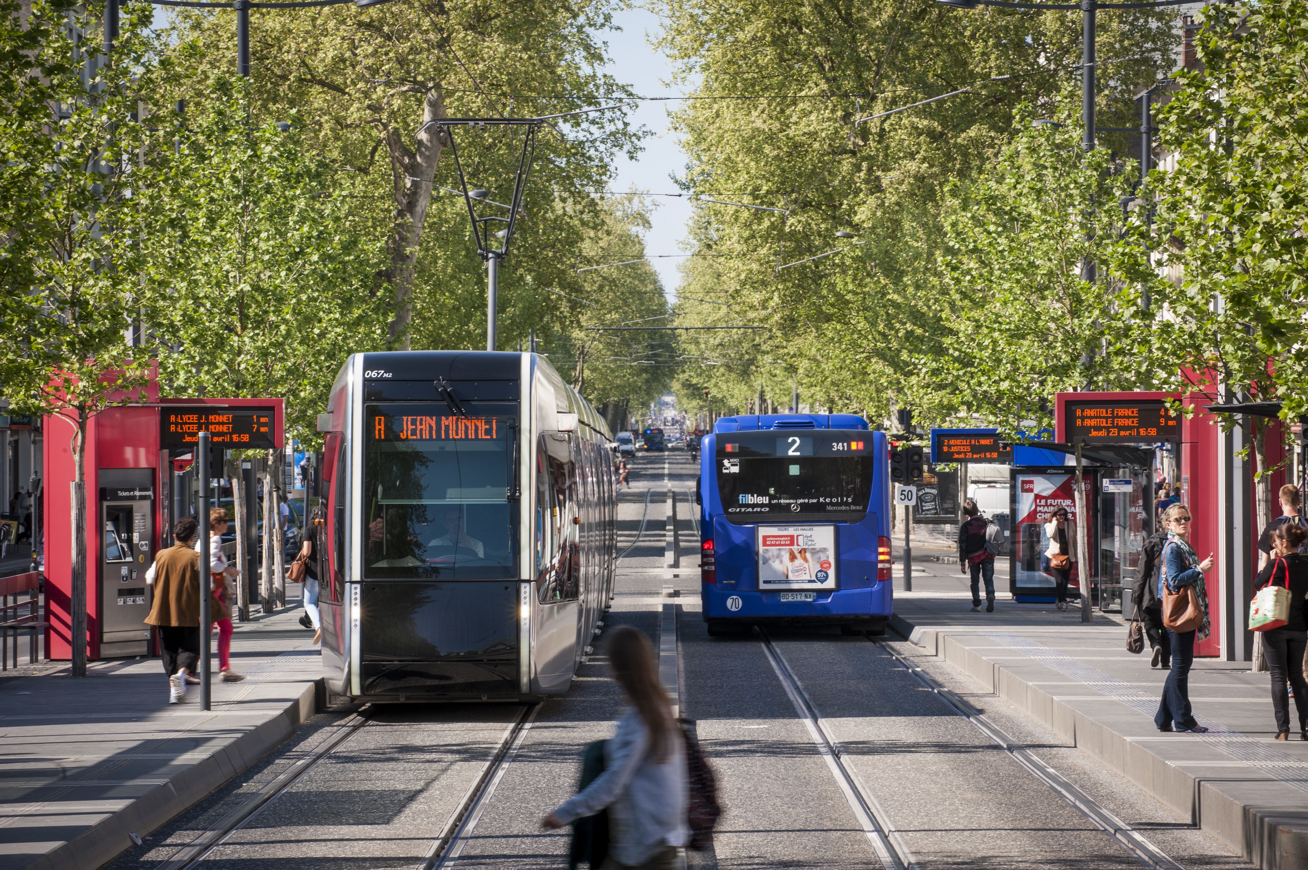 bus_tram_basse_def_cyril_chigot.jpg