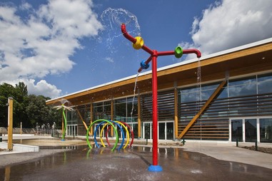 piscinelariche_jeux_deau_exterieur_serie_2_image_de_marc_0.jpg