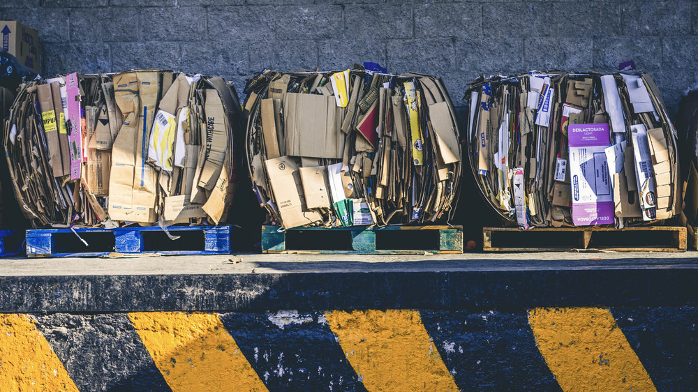Cartons à la déchetterie